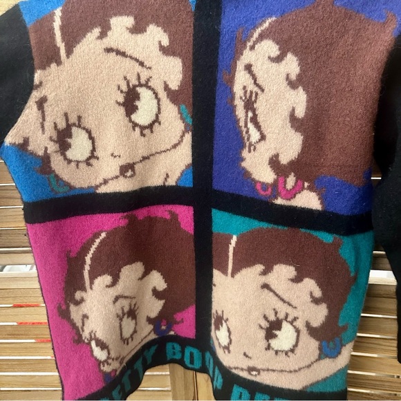 Betty Boop Vintage Turtleneck Sweater in black size XS - Picture 2 of 5